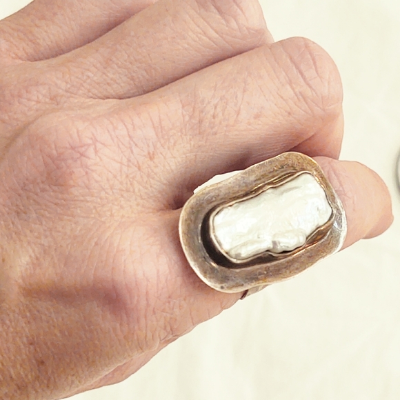 Vintage Oversized Sterling Silver Mid-Century Modern Fresh Water Pearl Ring - Picture 2 of 7
